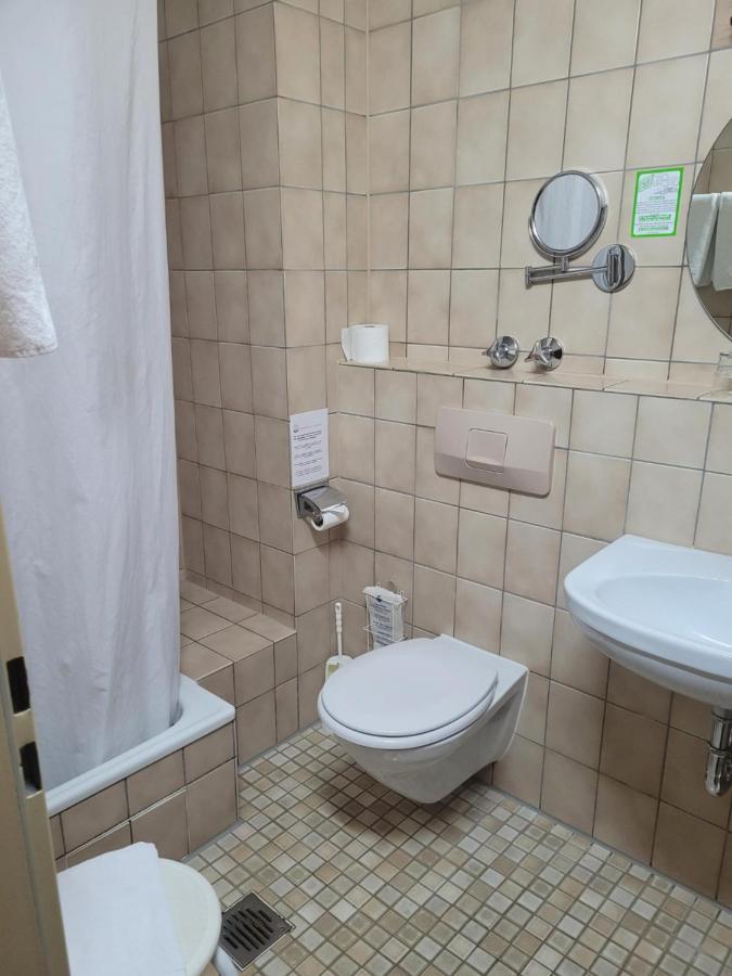 Hotel Restaurant Ruppert Walluf Luaran gambar
