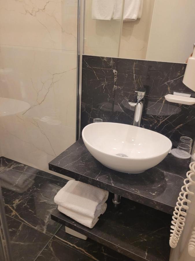 Hotel Restaurant Ruppert Walluf Luaran gambar